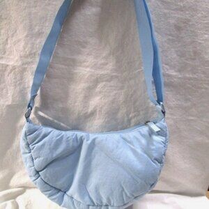 OLD NAVY PUFFY LIGHT WEIGHT FANNY/BELT BAG Light Blue
